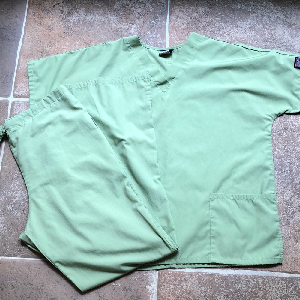 Cherokee scrub set